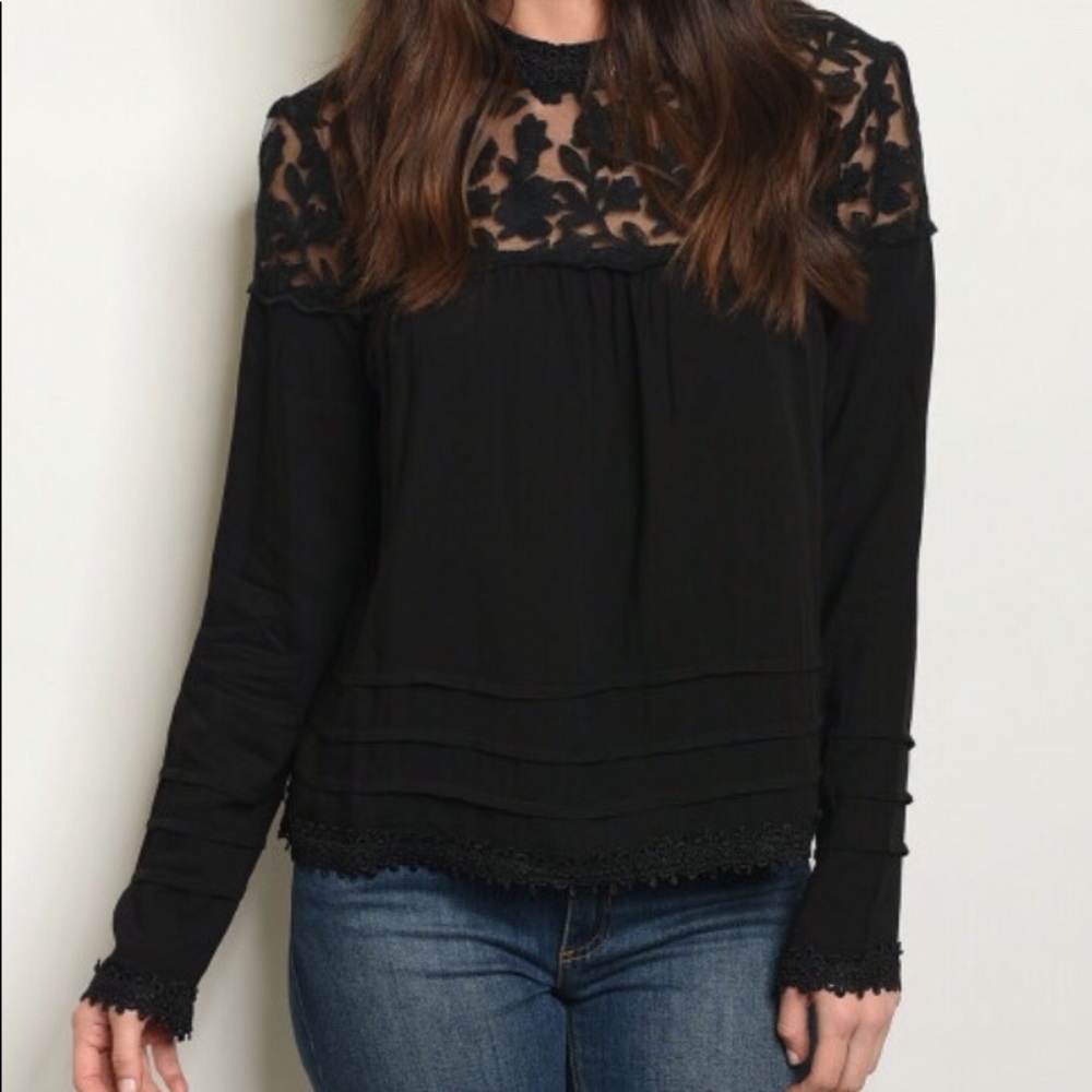 Black lace top NWT boutique